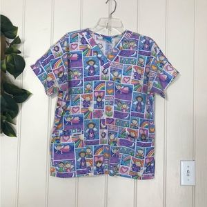 Angels w/ Flowers & Hearts Scrub Top Medical Dental Healthcare 
Medium 
Pockets